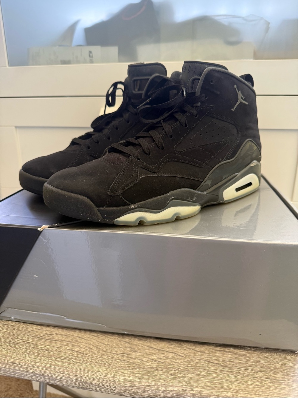 Jordan Men's Mid-Top Black Suede Basketball Sneakers